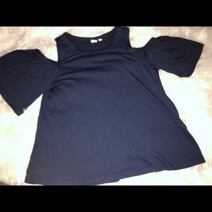 Cute navy cold shoulder top!